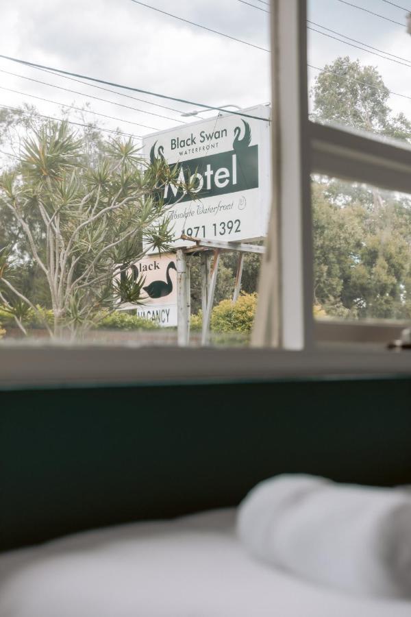 Black Swan Waterfront Motel (Adults Only) Swansea Exterior foto
