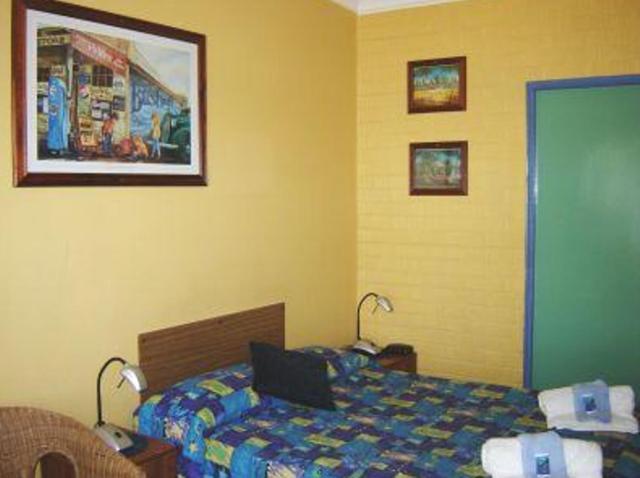 Black Swan Waterfront Motel (Adults Only) Swansea Habitación foto