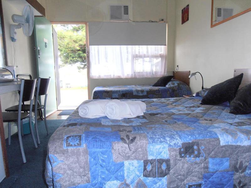 Black Swan Waterfront Motel (Adults Only) Swansea Exterior foto