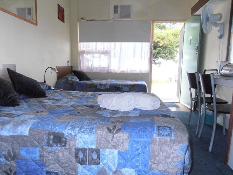 Black Swan Waterfront Motel (Adults Only) Swansea Exterior foto