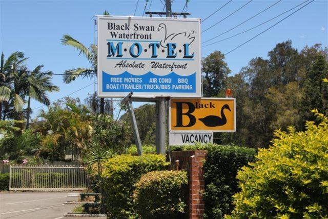 Black Swan Waterfront Motel (Adults Only) Swansea Exterior foto